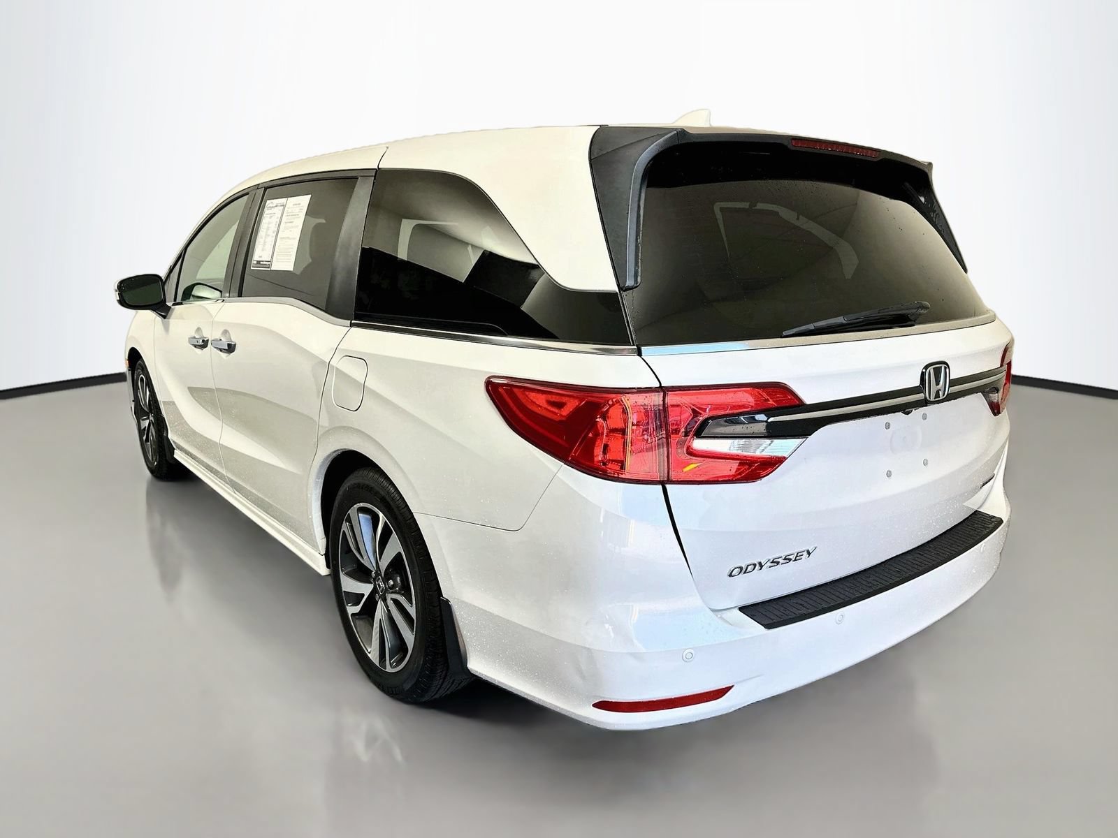 Used 2023 Honda Odyssey Touring image 5