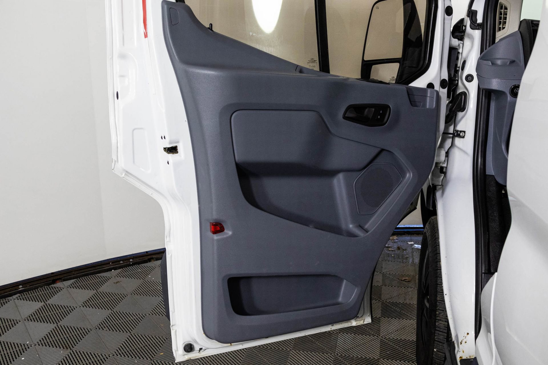 Used 2016 Ford Transit 250 130 Low Roof image 29