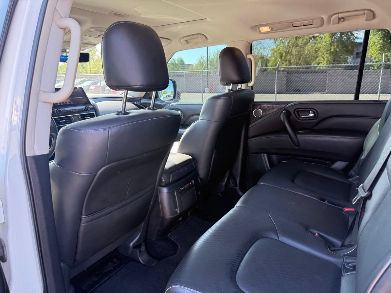 Used 2022 INFINITI QX80 Luxe w/ Cargo Package AWD/4WD image 10