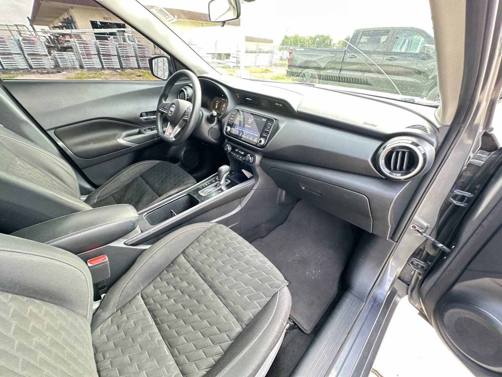 Used 2021 Nissan Kicks SV FWD image 28
