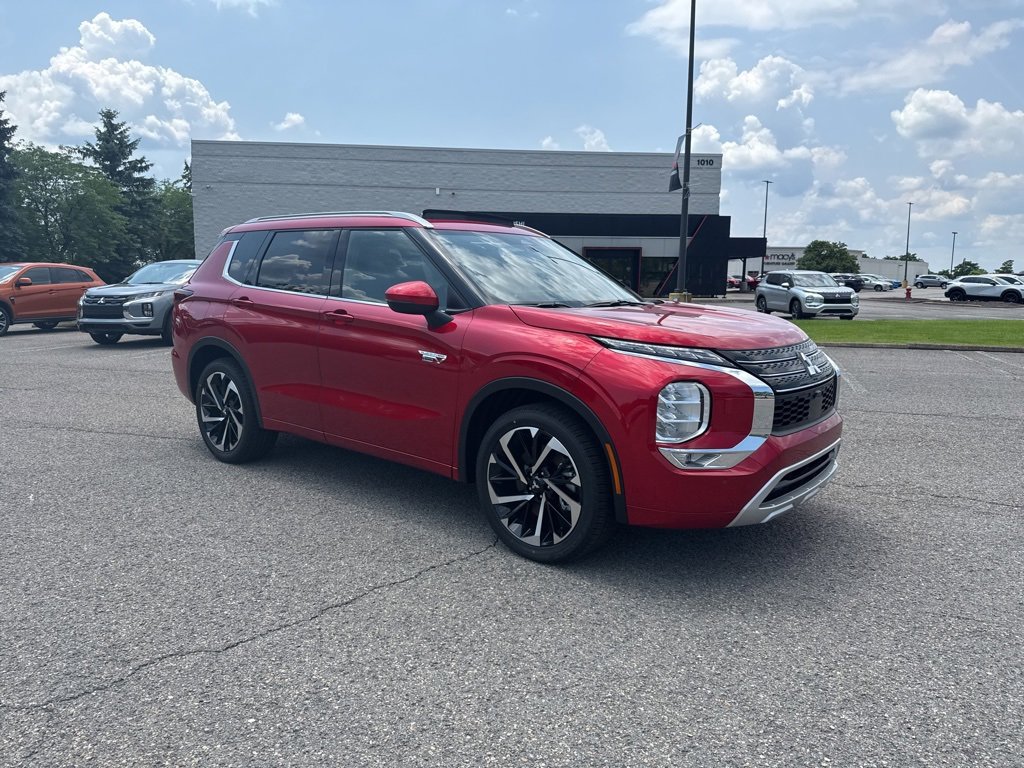 New 2025 Mitsubishi Outlander SEL image 2