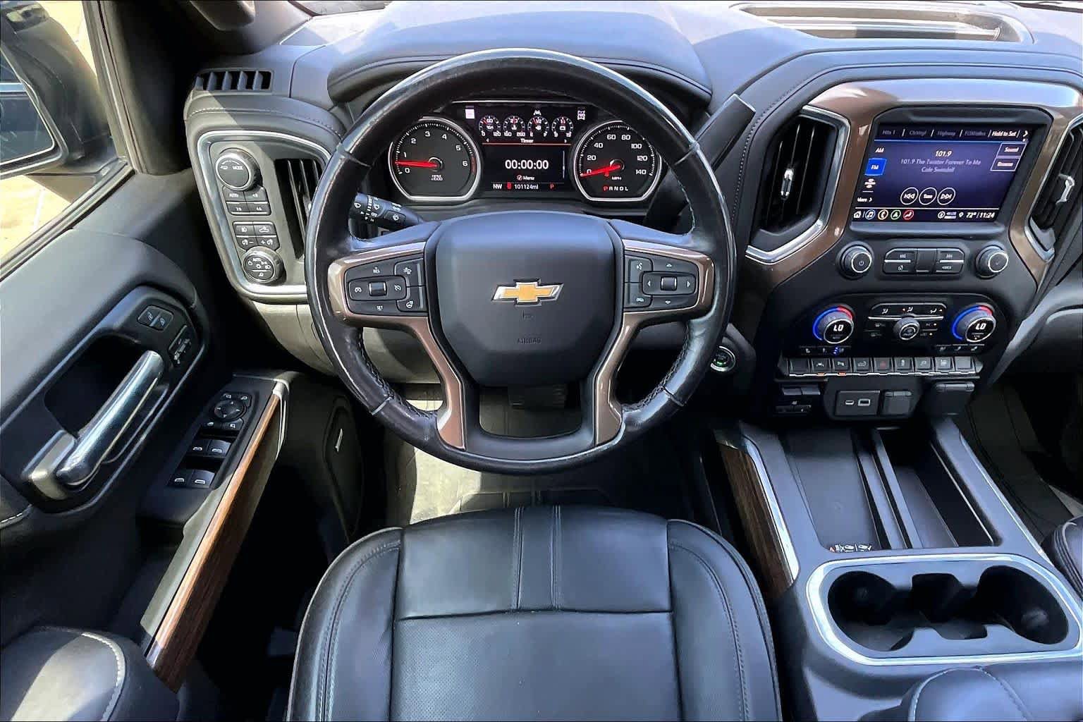 Used 2022 Chevrolet Silverado 1500 High Country w/ Technology Package AWD/4WD image 6