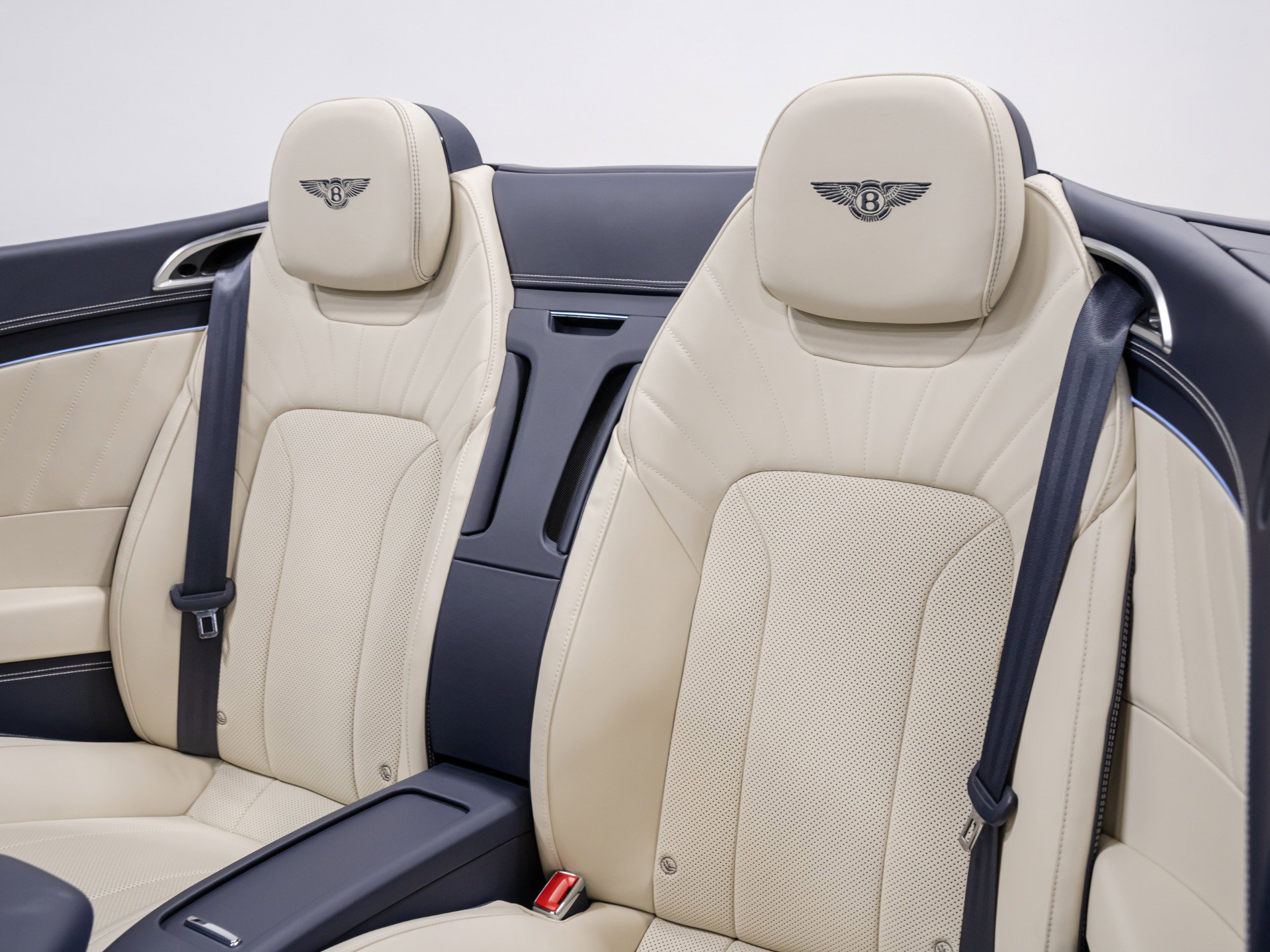 Used 2024 Bentley Continental GT V8 AWD/4WD image 66