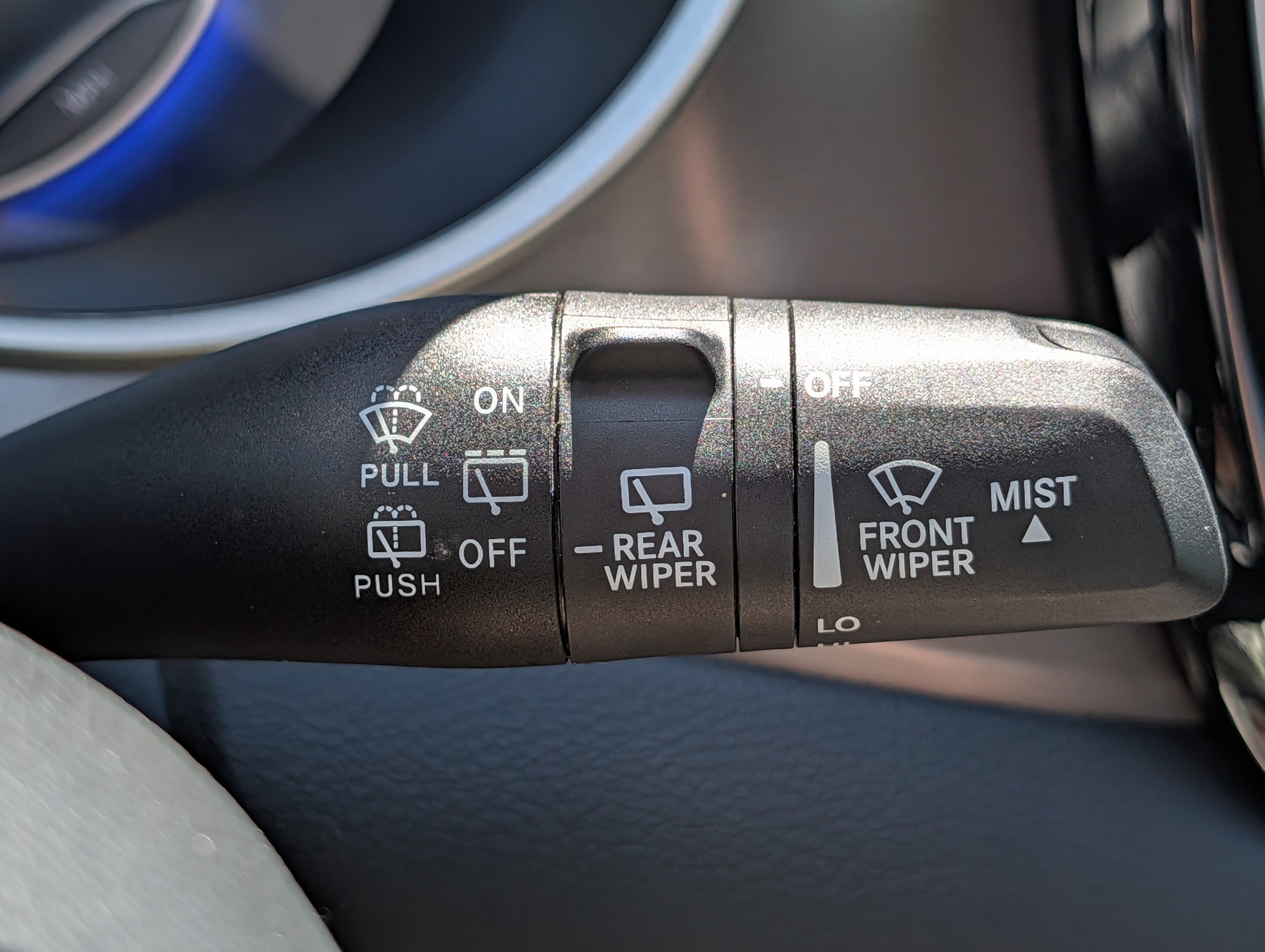Used 2024 Chrysler Pacifica Touring-L FWD image 31