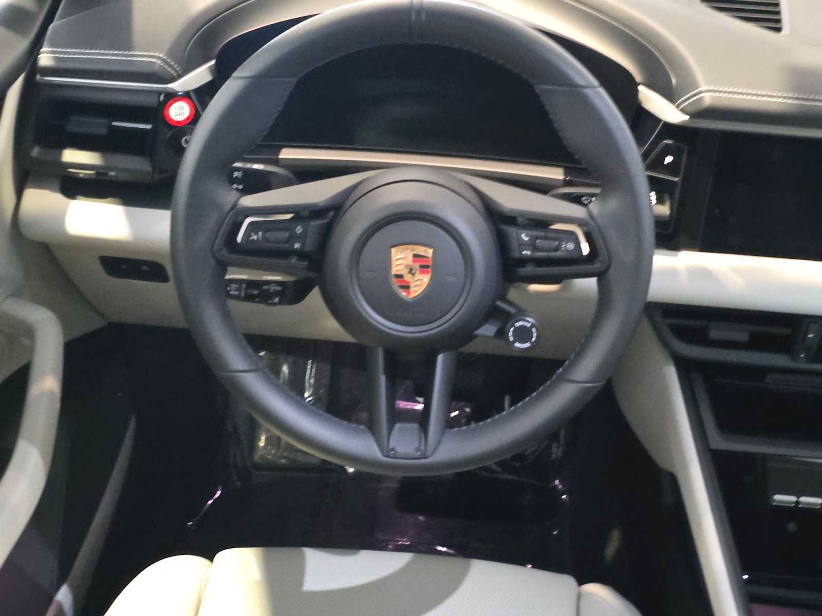 Used 2025 Porsche Macan Electric RWD image 19