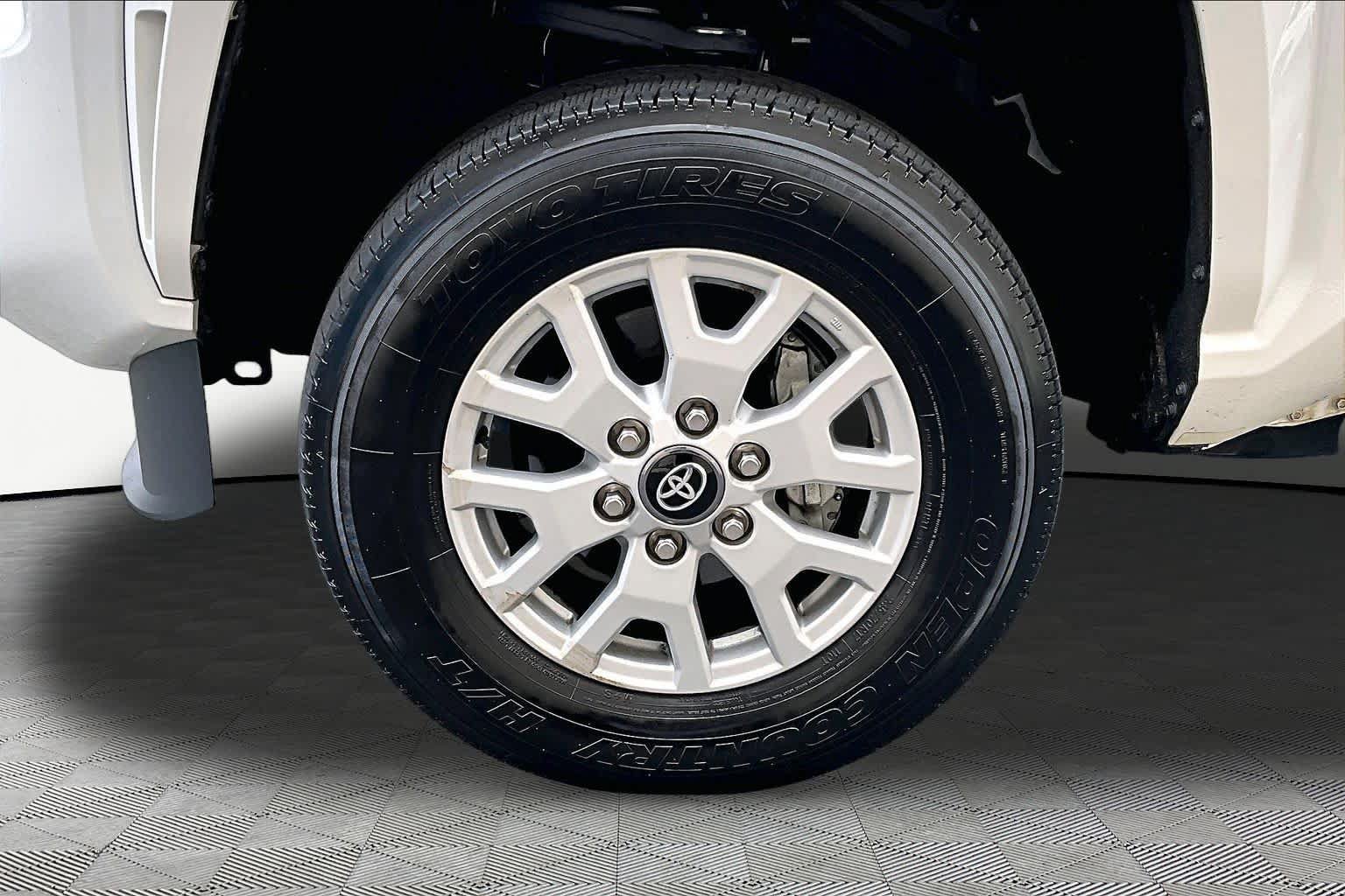 Certified 2024 Toyota Tacoma SR AWD/4WD image 11