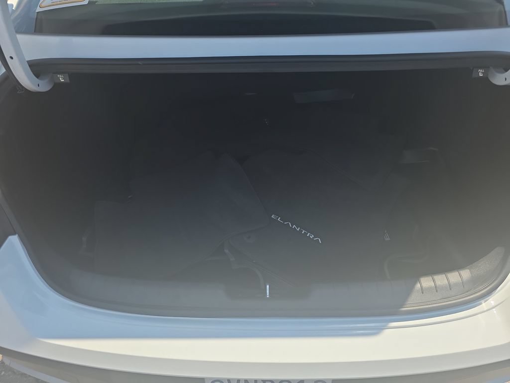 Certified 2025 Hyundai Elantra SEL FWD image 21