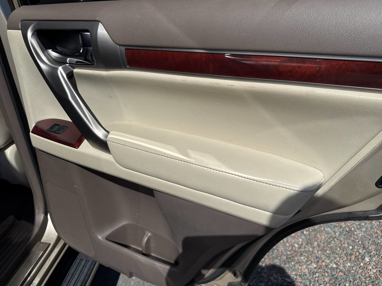 Used 2013 Lexus GX 460 w/ Comfort Plus Pkg image 16