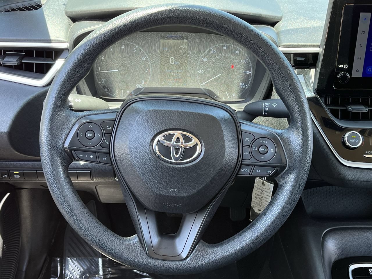 Used 2025 Toyota Corolla LE FWD image 11