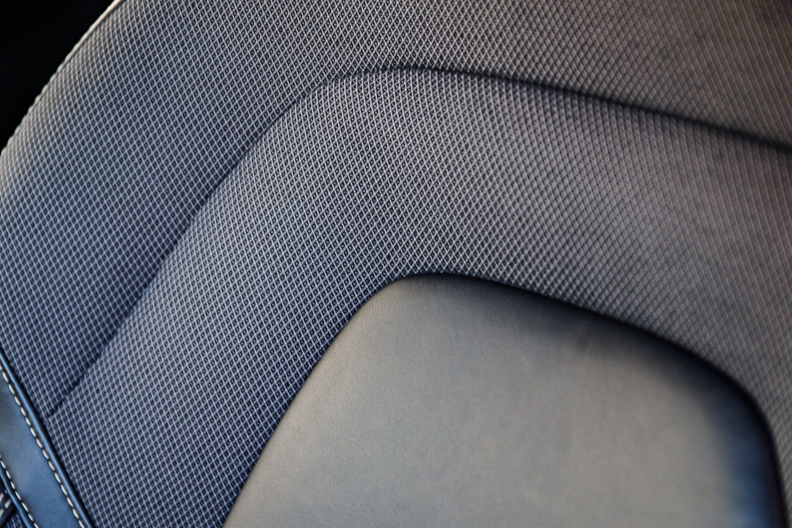 Used 2021 Volvo V60 T6 R-Design w/ Advanced Package image 29