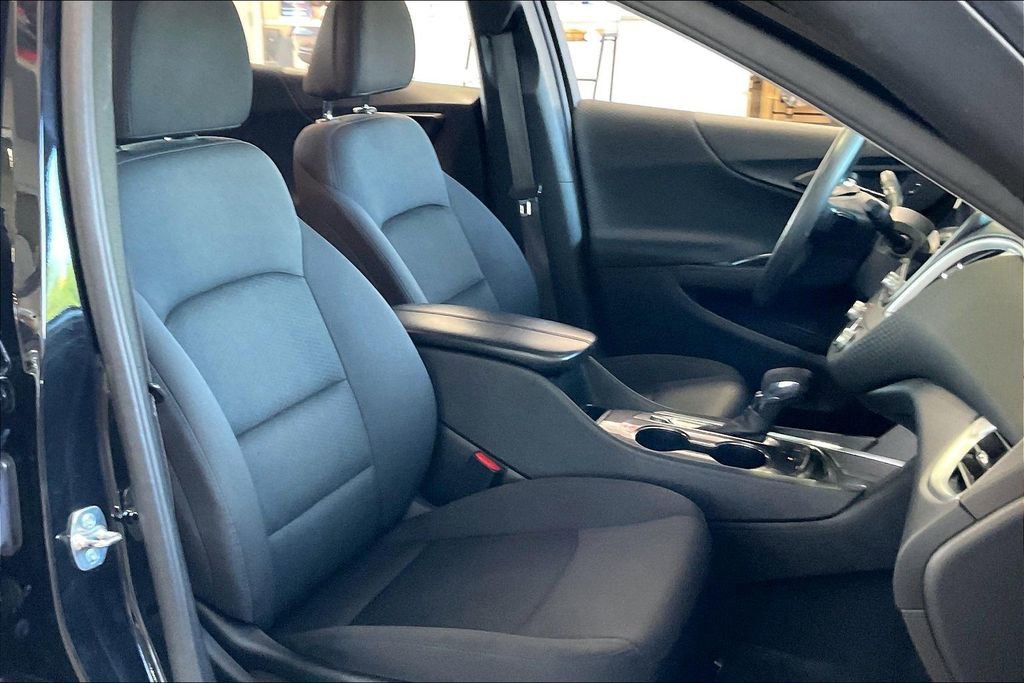 Used 2025 Chevrolet Malibu LT FWD image 22