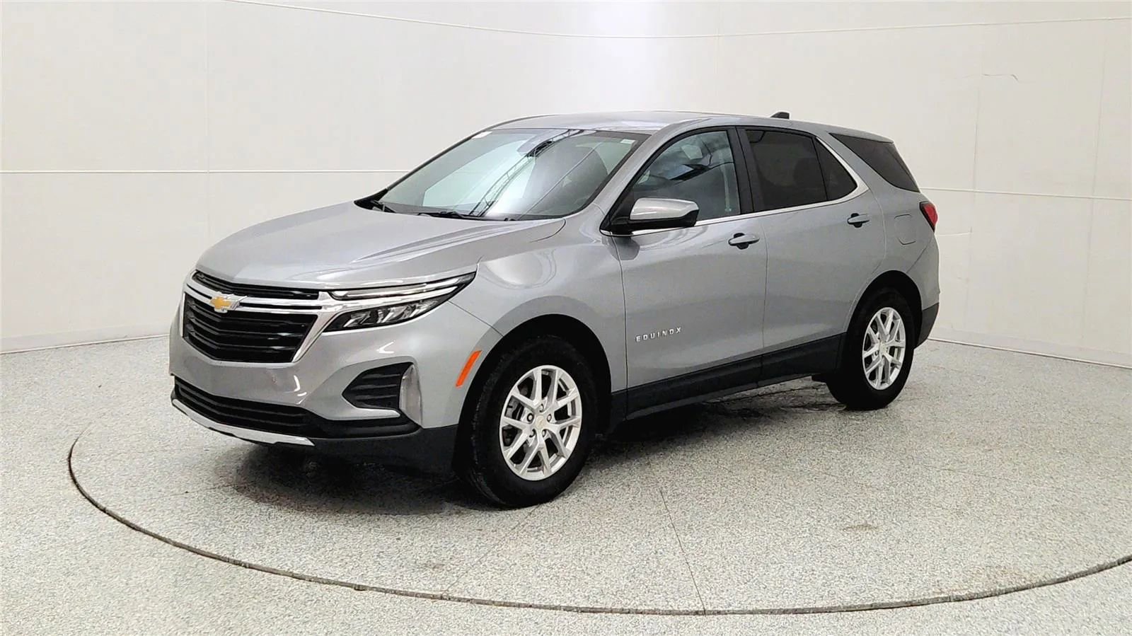 Used 2024 Chevrolet Equinox LT w/ LPO, Floor Liner Package image 3