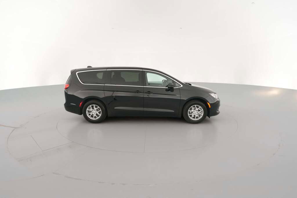 New 2026 Chrysler Voyager LX image 14