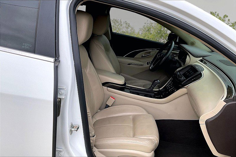 Used 2016 Buick LaCrosse Leather FWD image 28