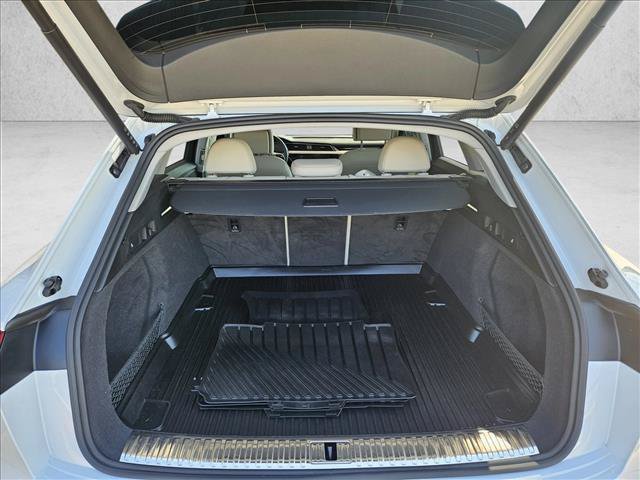 Certified 2024 Audi Q8 e-tron Premium Plus w/ Premium Plus Package AWD/4WD image 25