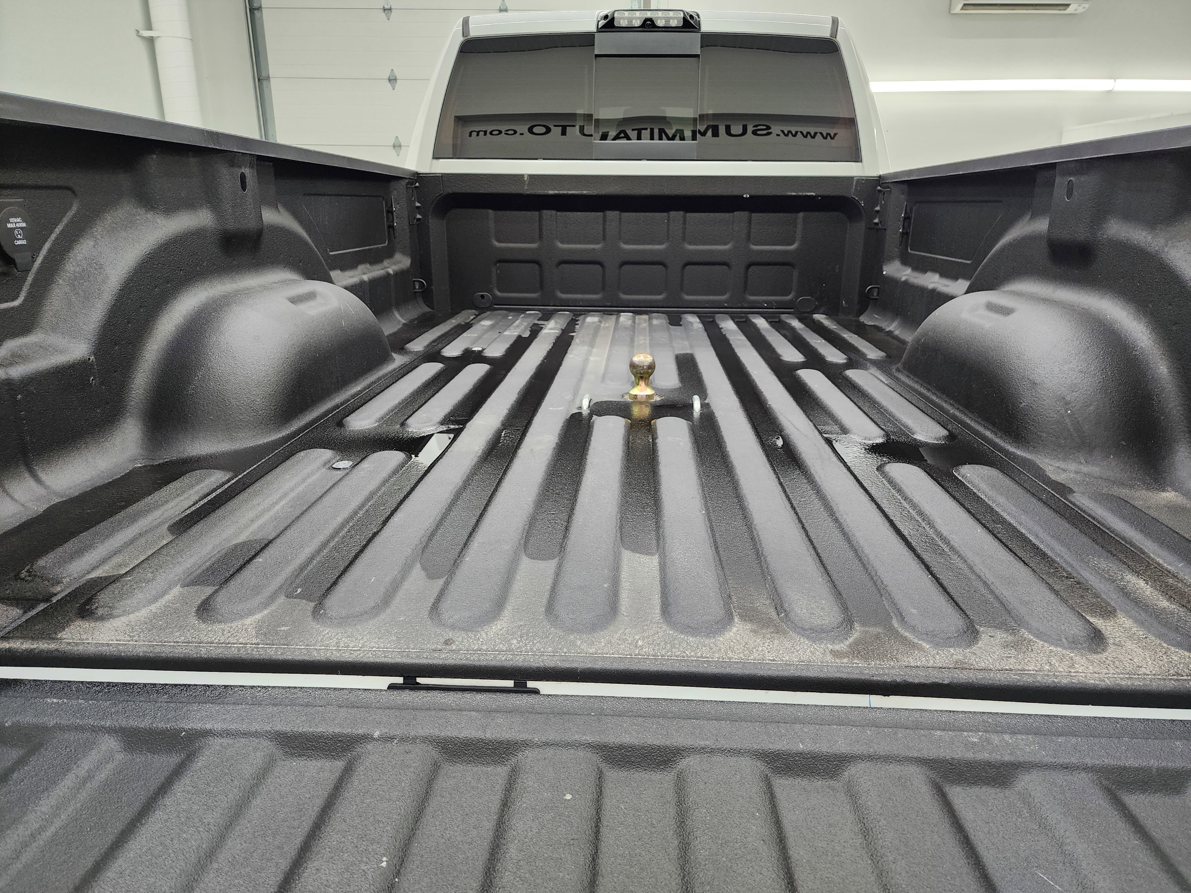 Used 2021 RAM 3500 Laramie w/ Night Edition image 33