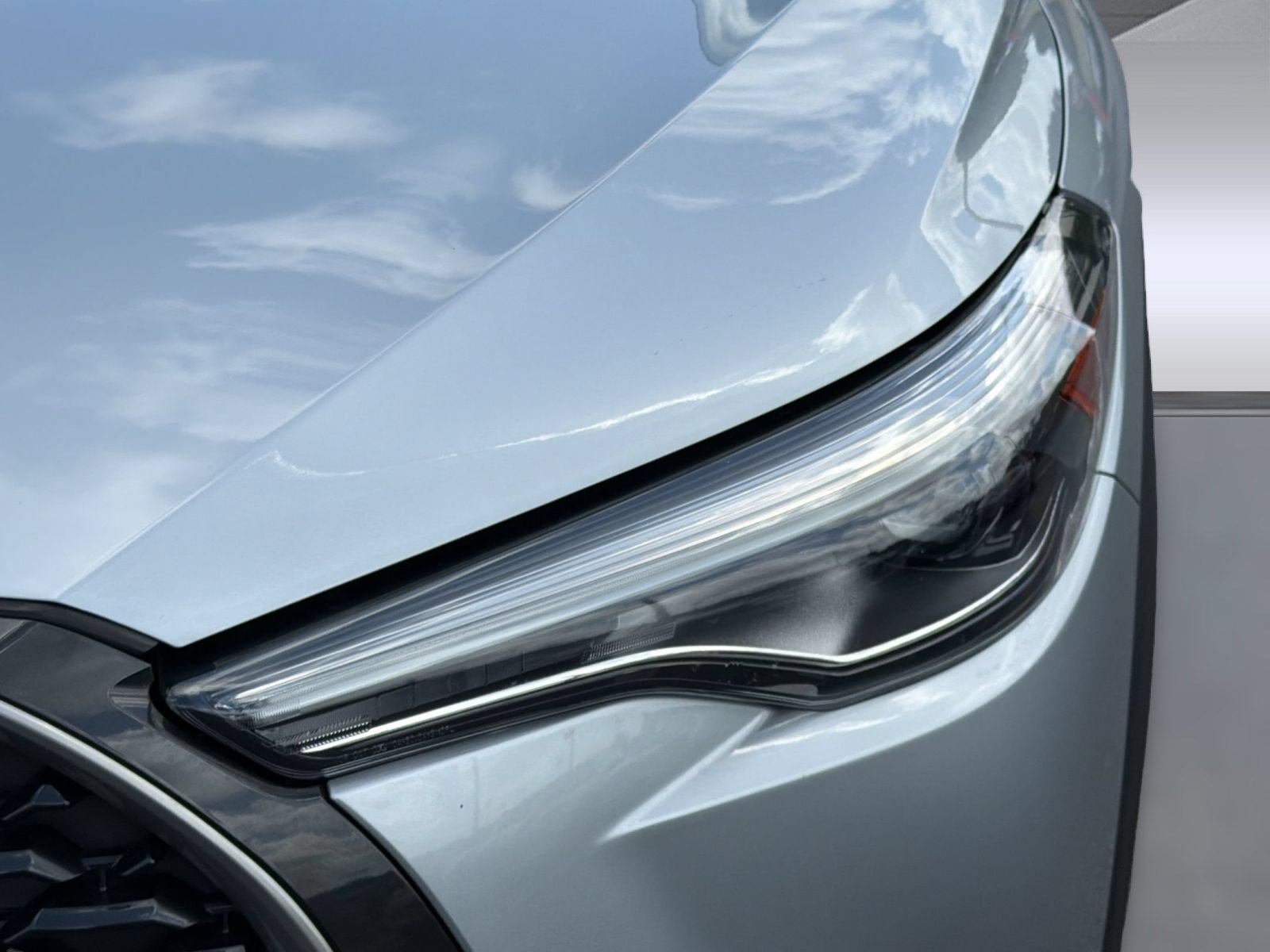 Used 2023 Toyota Corolla Cross XLE FWD image 12
