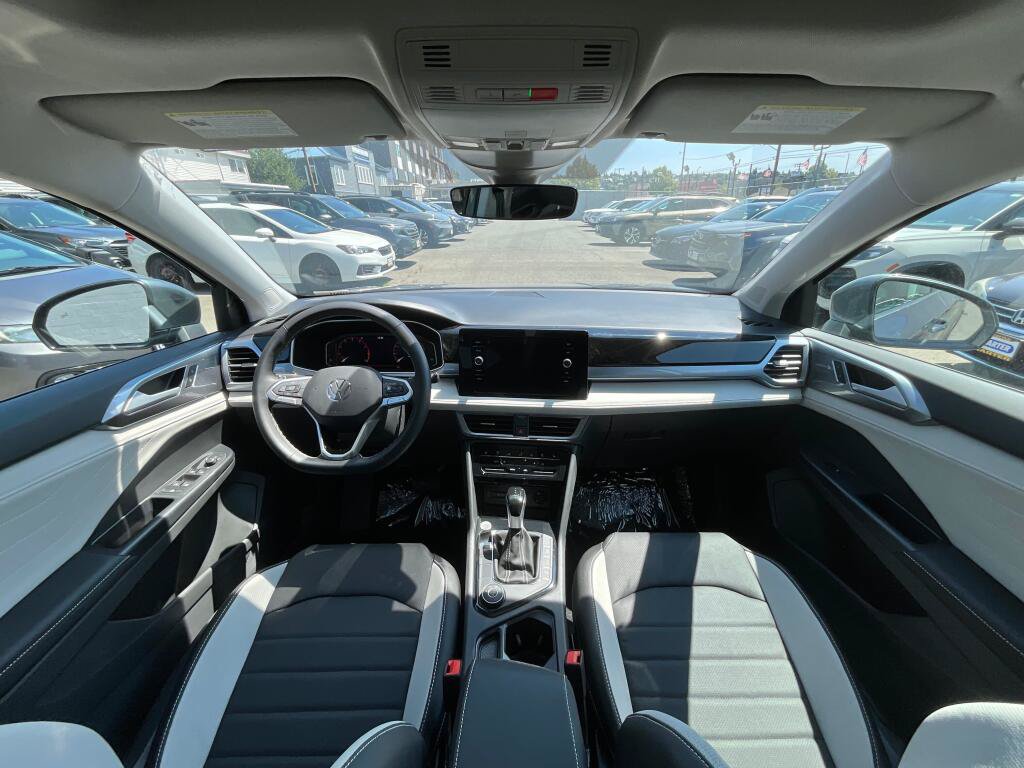 New 2026 Volkswagen Taos SEL AWD/4WD image 16