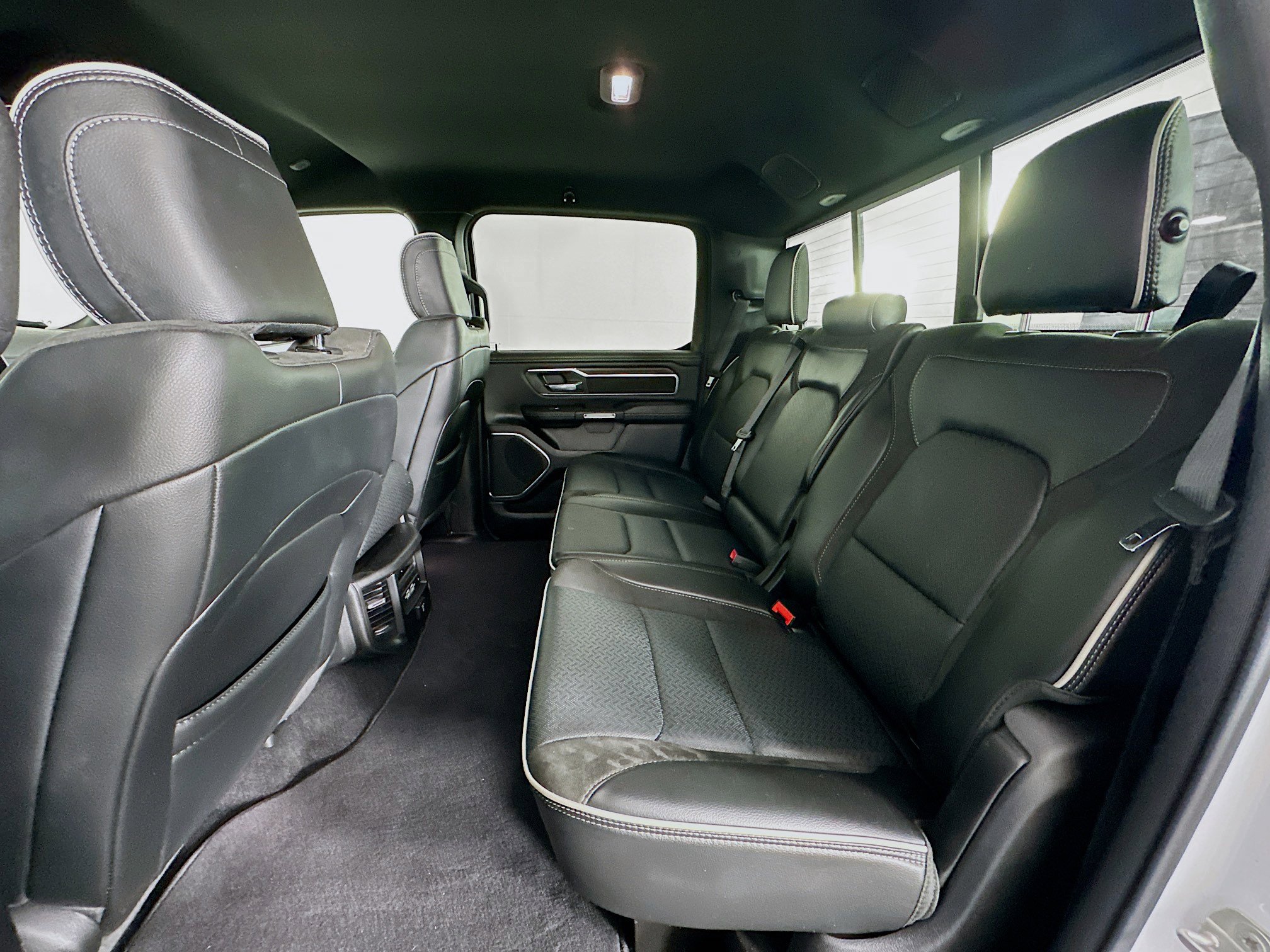 Used 2025 RAM 1500 Laramie image 27