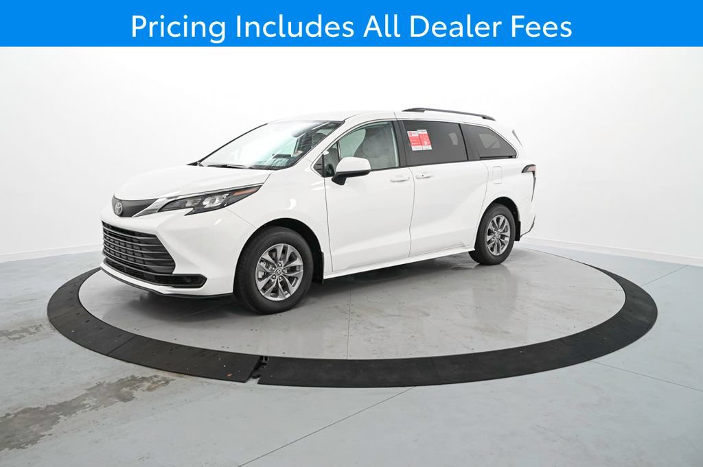New 2026 Toyota Sienna LE FWD image 10