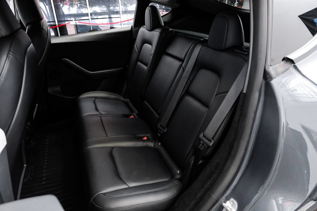 Used 2022 Tesla Model Y Long Range AWD/4WD image 38