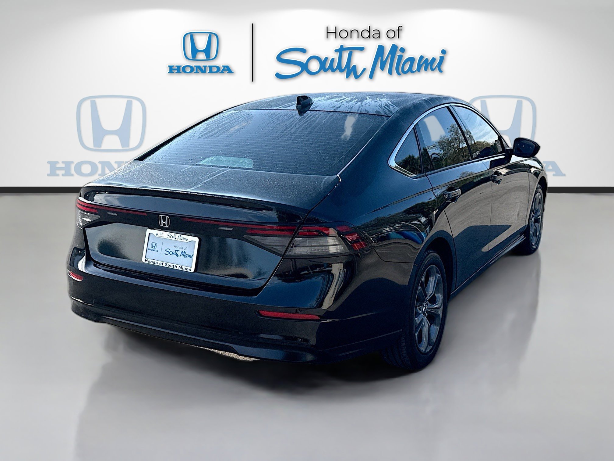 Used 2023 Honda Accord EX image 7