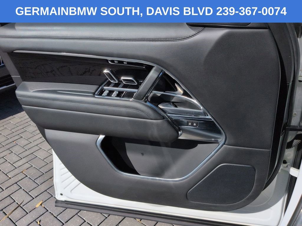 Used 2022 Land Rover Range Rover SE AWD/4WD image 32