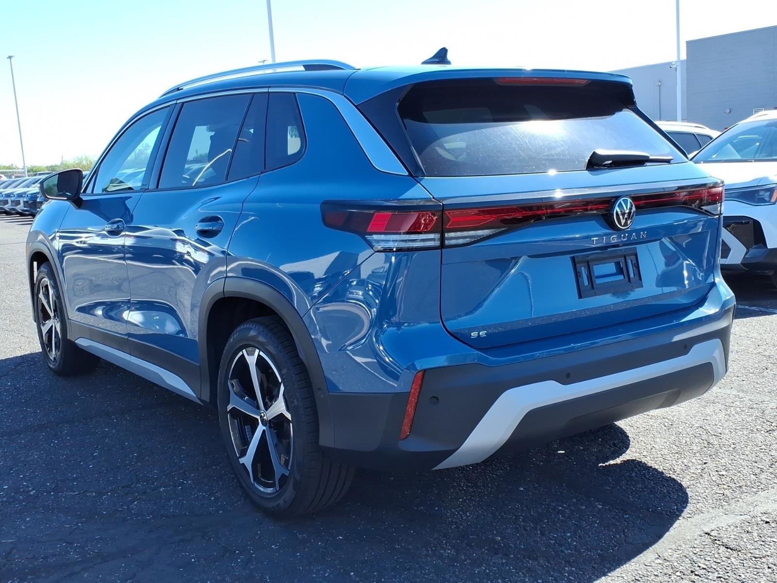 New 2026 Volkswagen Tiguan SE image 3