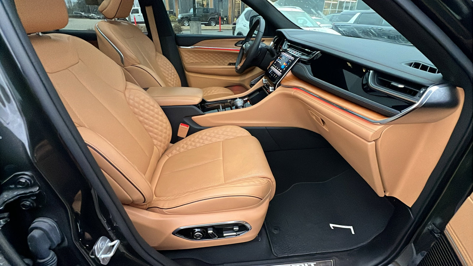 Used 2024 Jeep Grand Cherokee L Summit image 21