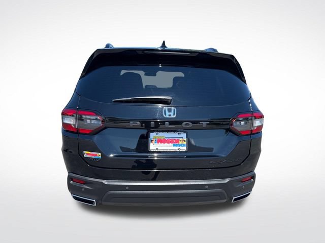 Used 2025 Honda Pilot Black Edition image 4