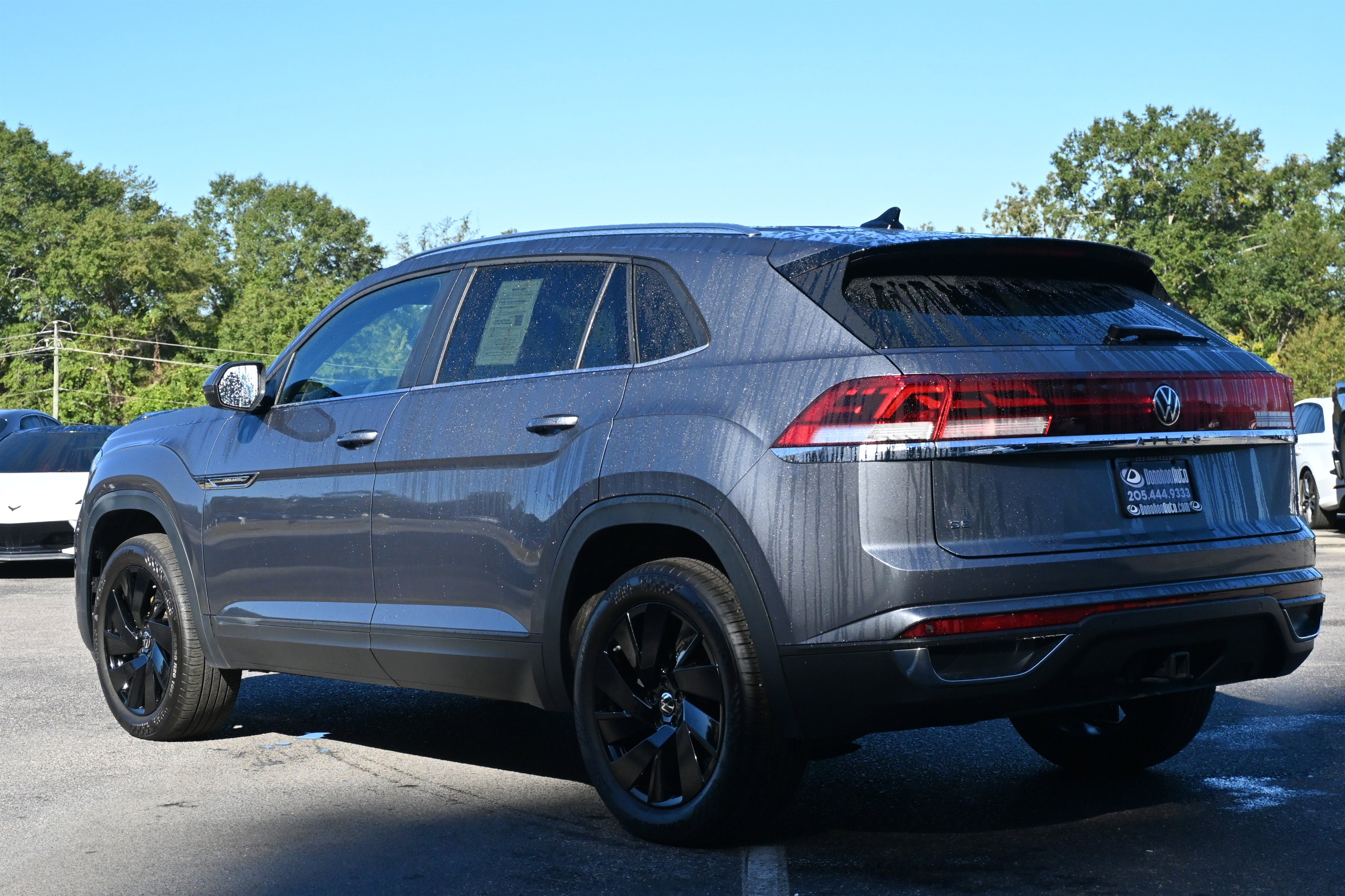 Used 2025 Volkswagen Atlas Cross Sport SE image 7