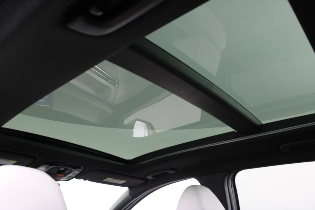Certified 2025 Hyundai Tucson Limited FWD image 24