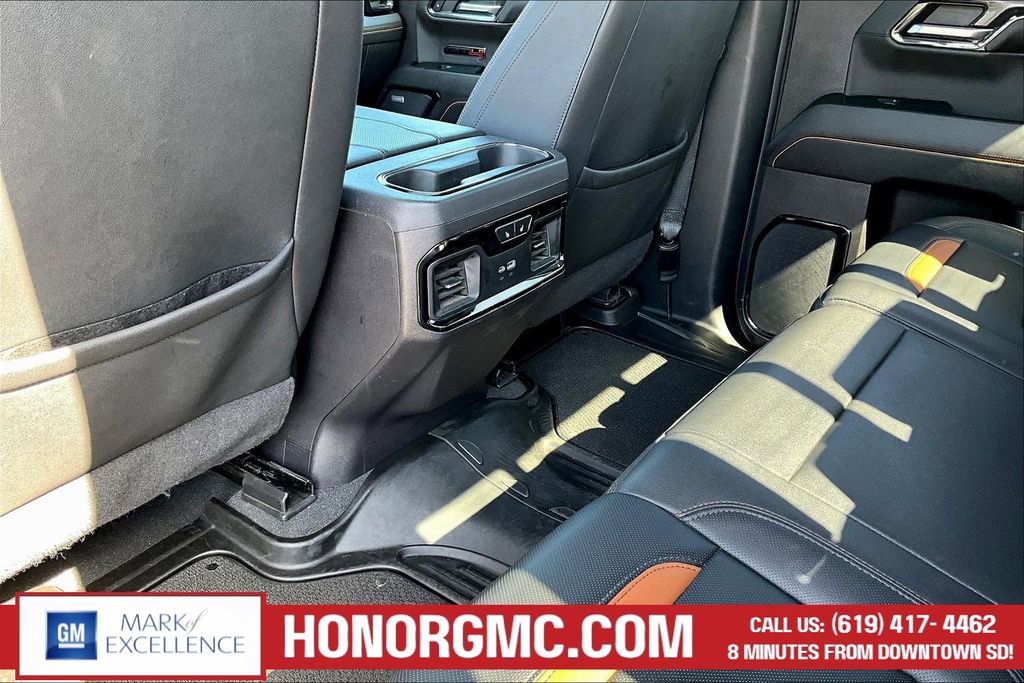 Used 2024 GMC Sierra 1500 AT4 w/ Technology Package image 10