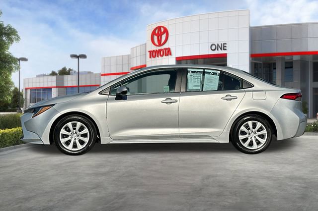 Certified 2025 Toyota Corolla LE image 9
