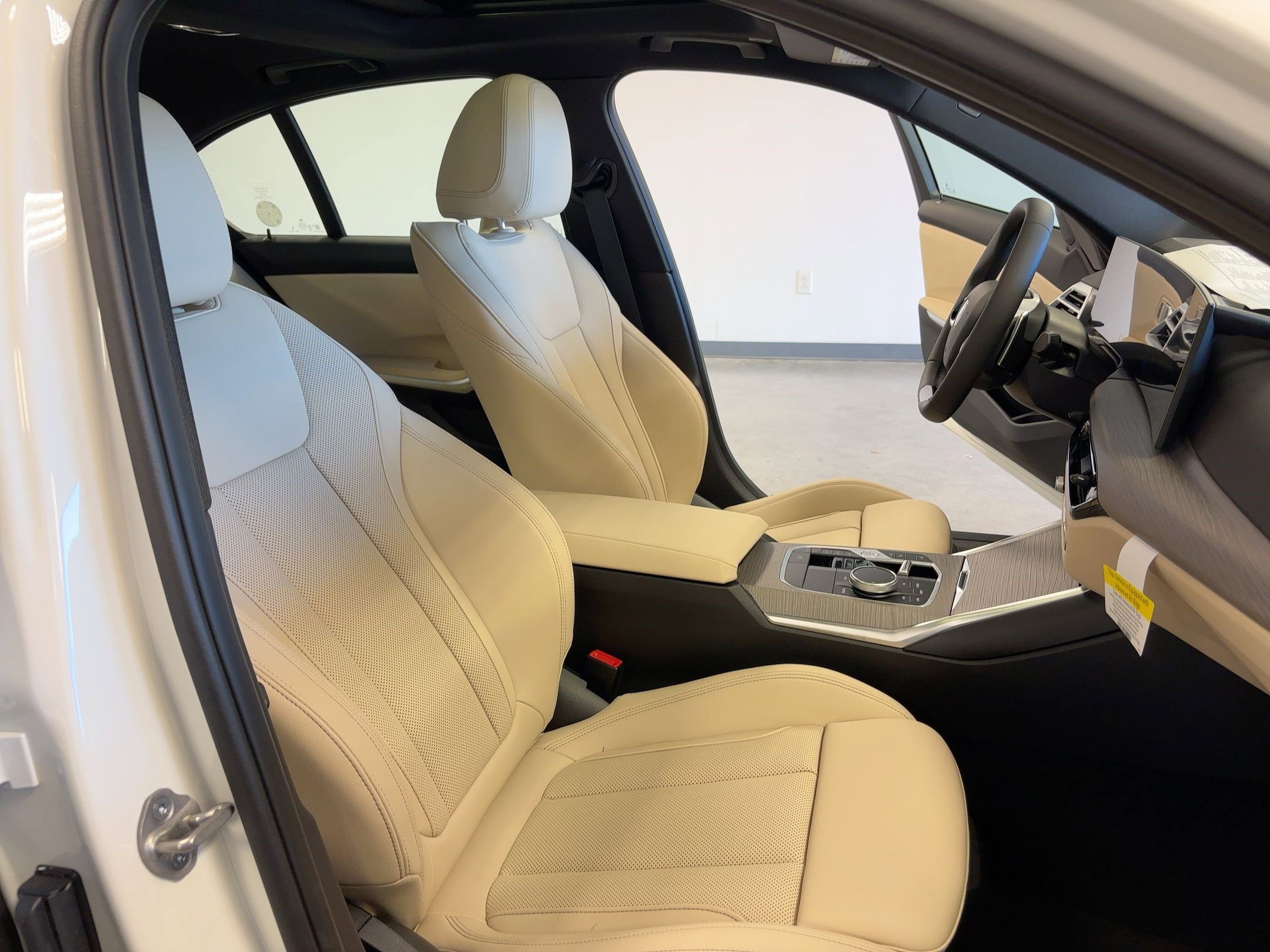 Used 2026 BMW 330i Sedan w/ Convenience Package image 31