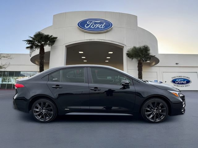 Used 2024 Toyota Corolla SE w/ SE Package image 5