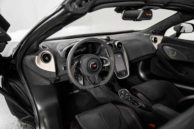 Used 2020 McLaren 600LT Spider RWD image 16