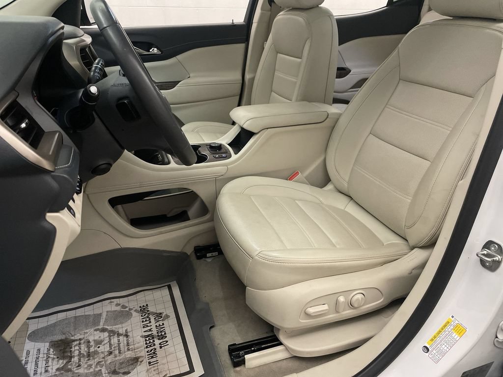 Used 2021 GMC Acadia Denali w/ Denali Technology Package FWD image 15