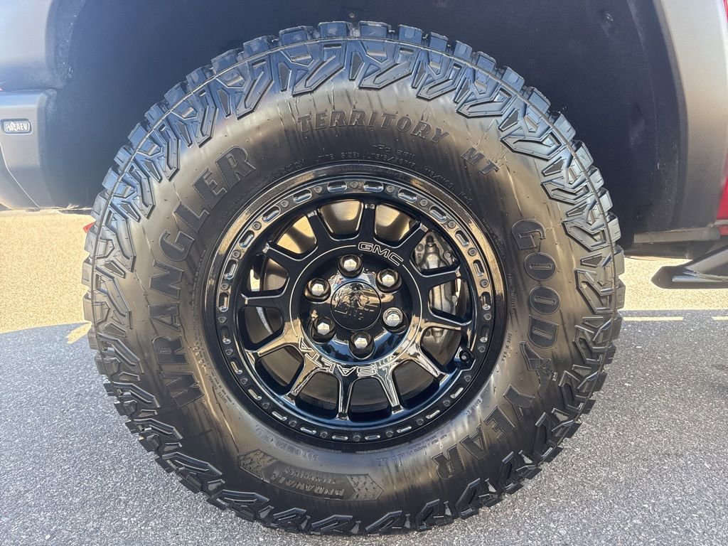 Certified 2025 GMC Canyon AT4 w/ AT4X AEV Edition image 7