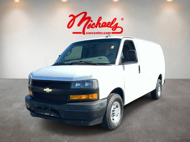 Used 2018 Chevrolet Express 2500 w/ Driver Convenience Package RWD image 6