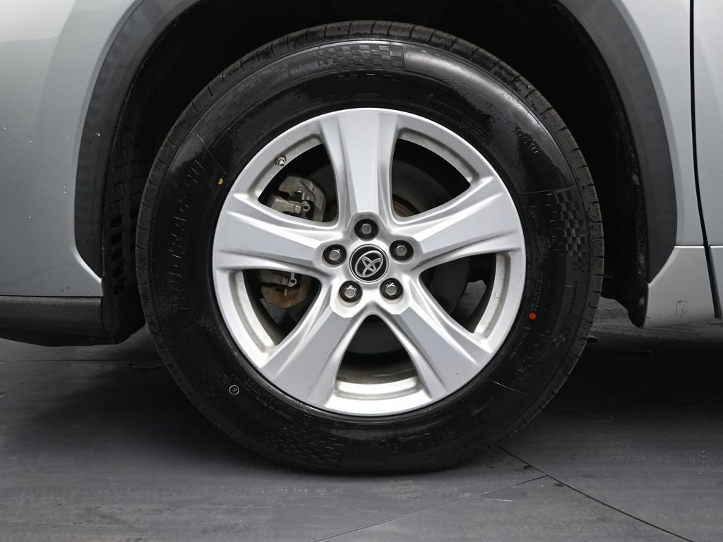 Used 2020 Toyota Highlander L image 9