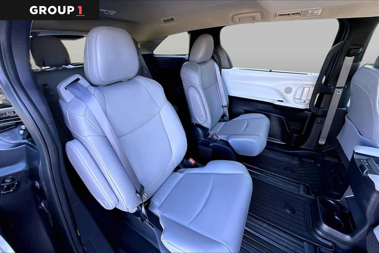 Used 2025 Toyota Sienna XLE AWD/4WD image 20