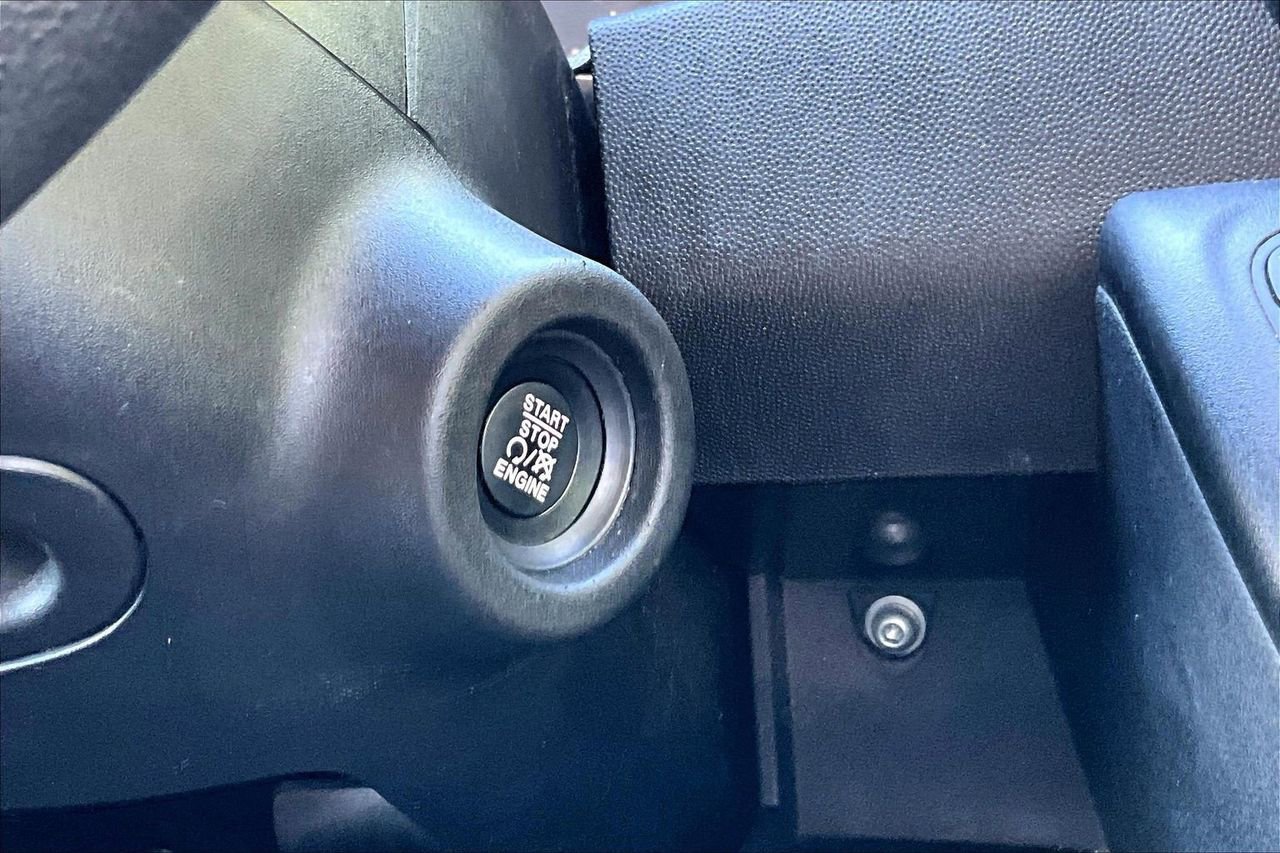 Used 2025 RAM ProMaster 2500 w/ Convenience Group image 25