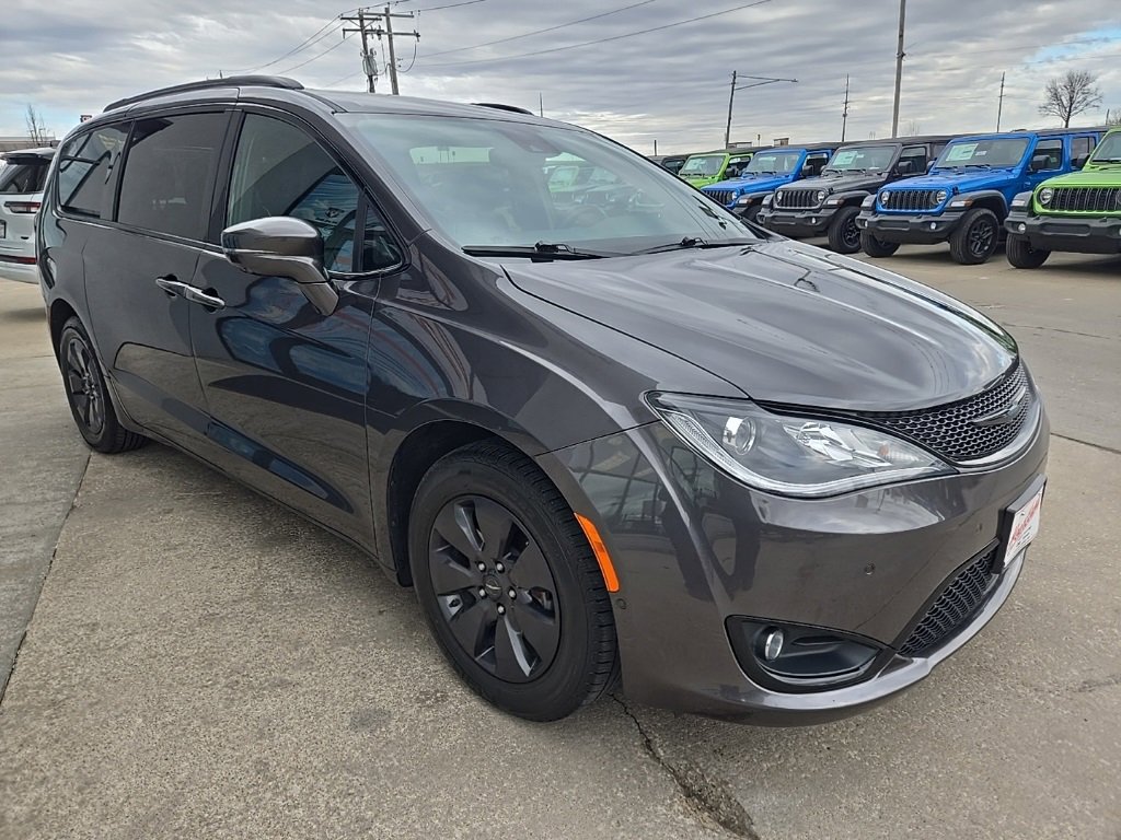 Used 2020 Chrysler Pacifica Limited w/ Advanced Safetytec Group image 13