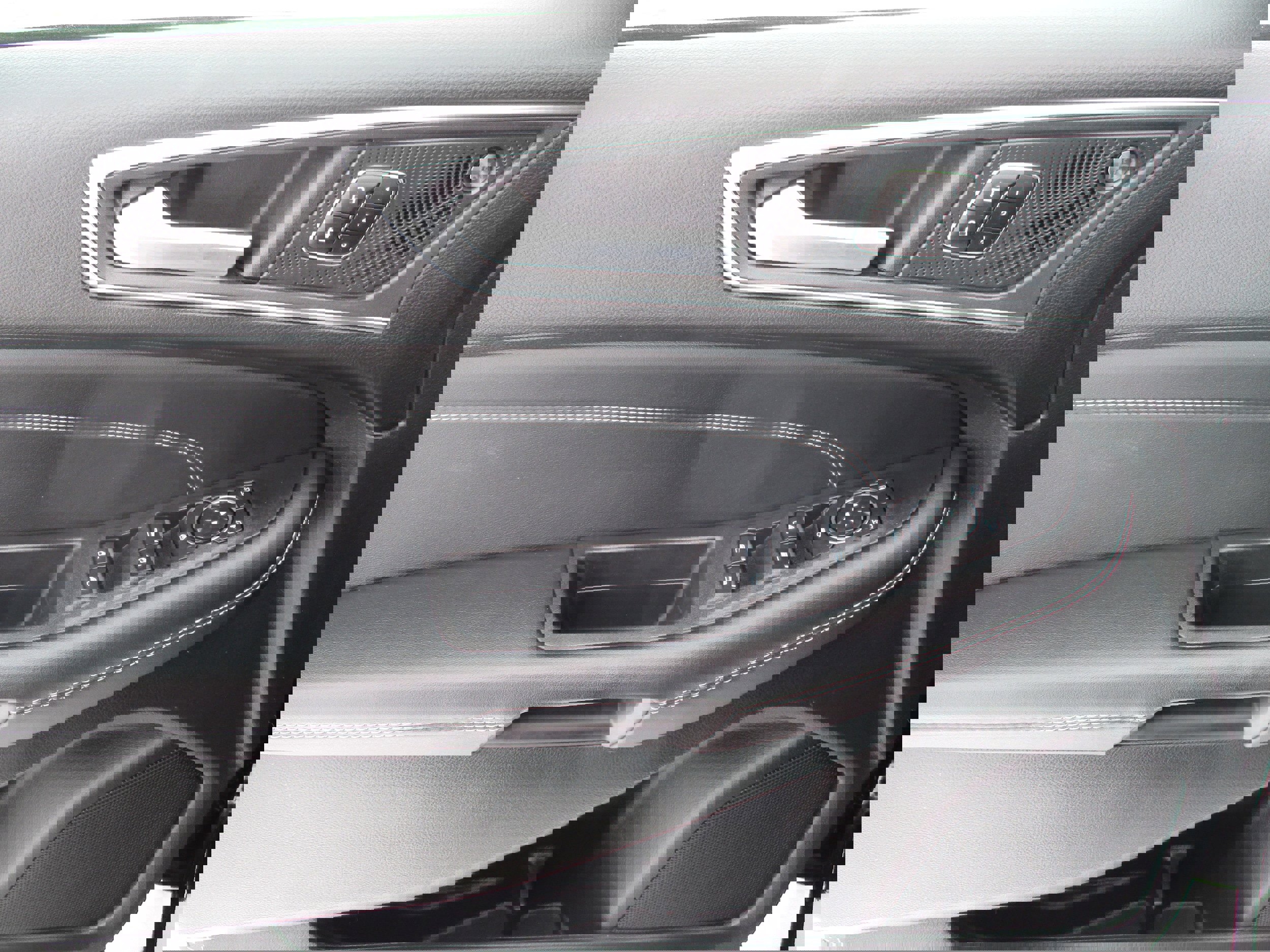 Used 2024 Ford Edge Titanium image 34