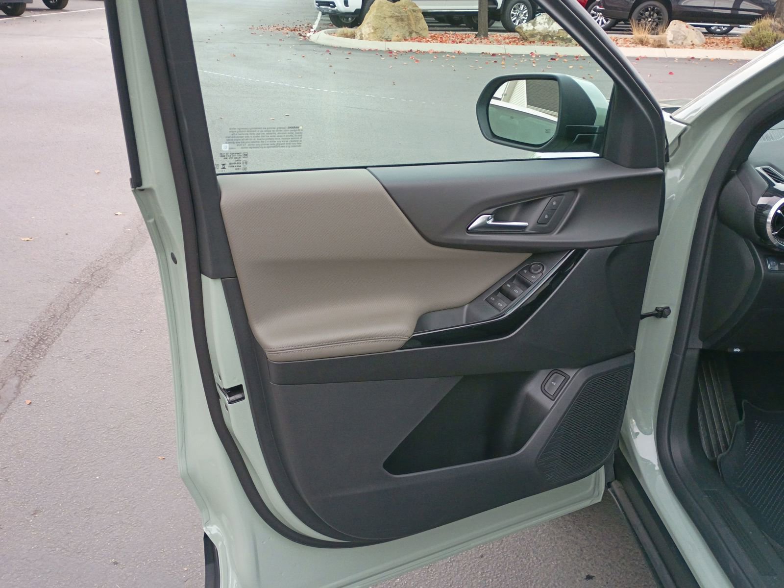 New 2026 Chevrolet Equinox LT w/ Convenience Package II image 29