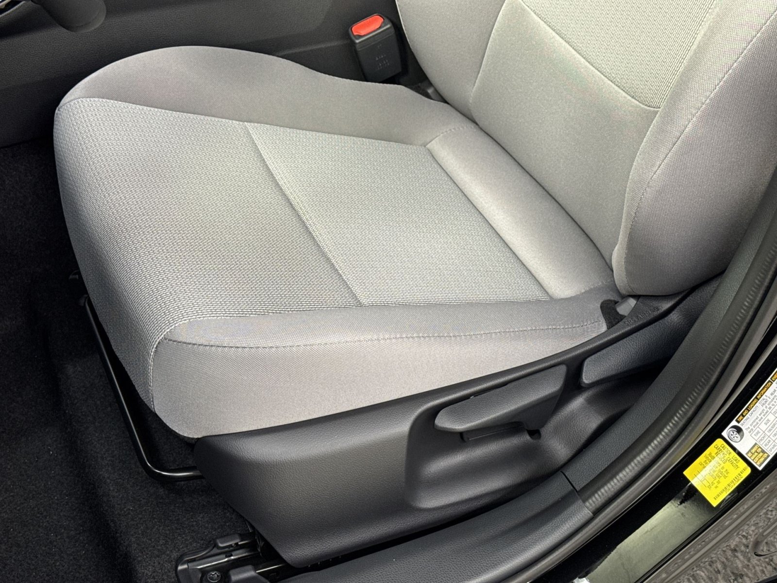 New 2027 Toyota Prius LE FWD image 22