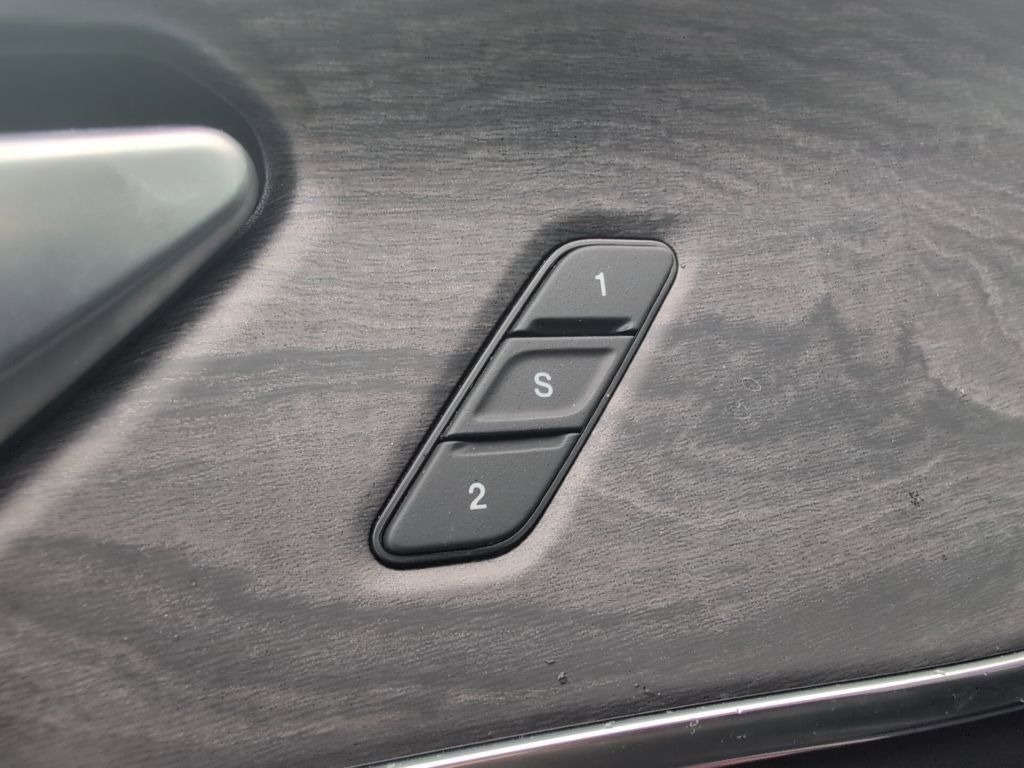 Used 2023 Jeep Grand Cherokee Overland image 27