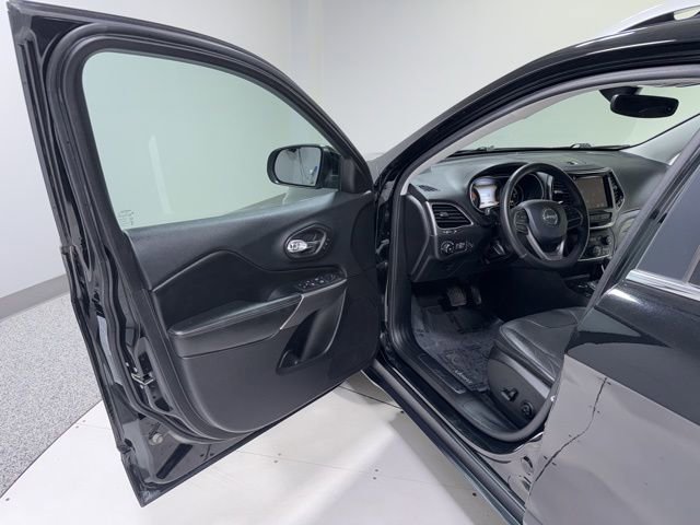 Used 2020 Jeep Cherokee Limited image 9
