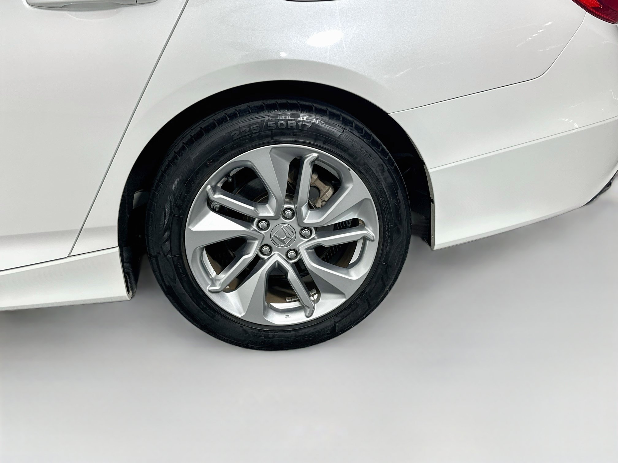 Used 2019 Honda Accord LX image 11